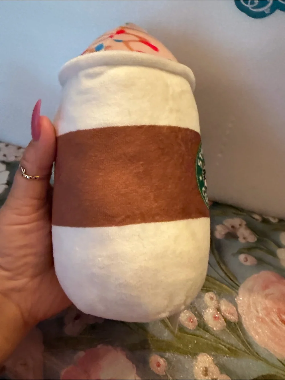 Plush Mocha Spoonable Toy - Pink Sprinkle